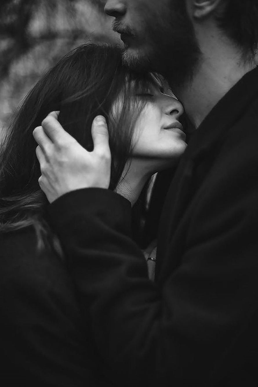Intimate Black And White Portrait Of A Couple Embracing With Eyes Closed HD phone wallpaper