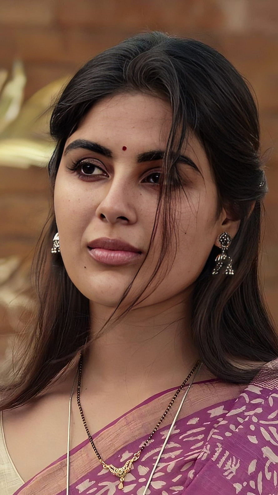 Portrait of a woman wearing a purple saree with traditional jewelry and a bindi, Samyukta menon, malayalam actress HD phone wallpaper