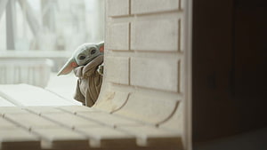 Grogu Peeking From Behind a Wall in The Mandalorian HD wallpaper