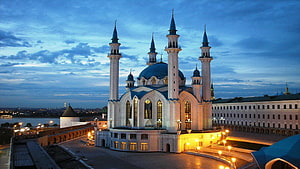 Kul Sharif Mosque in Kazan Kremlin at Twilight with Blue Domes and Minarets HD wallpaper