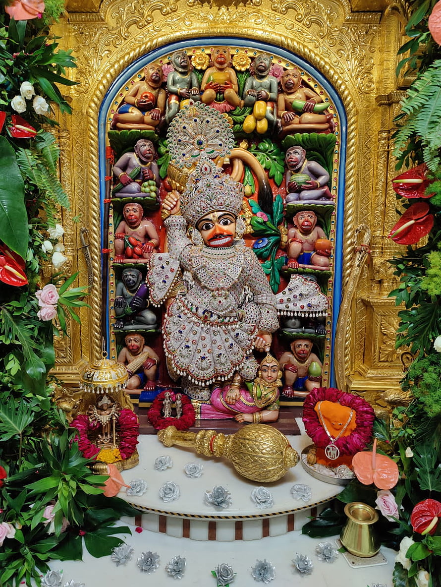 Kasturhan Dev Murti with Hanuman and Sita in Ornate Golden Temple Shrine, Jai shree ram, shree kastbhanjan dev, jai siyaram HD phone wallpaper