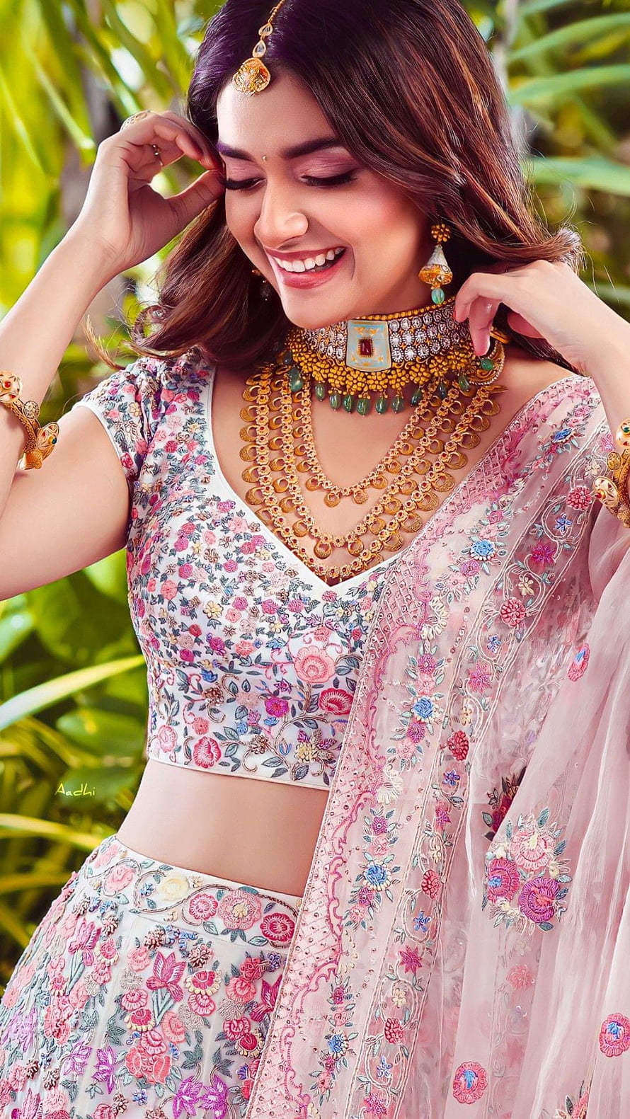 Keerthi Suresh in Floral Embroidered Lehenga with Traditional Gold Jewelry HD phone wallpaper