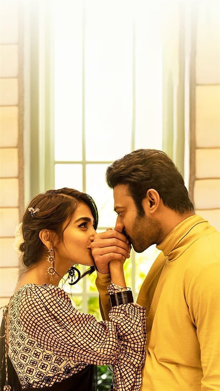 Radhe Shyam Movie Still Featuring Prabhas and Pooja Hegde in Romantic Embrace HD phone wallpaper