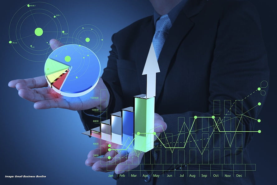Businessman Holding 3D Pie Chart and Rising Bar Graph with Financial Data Visualization, Data Analyst . Data Science , Data and Digital Data, Business Analytics HD wallpaper