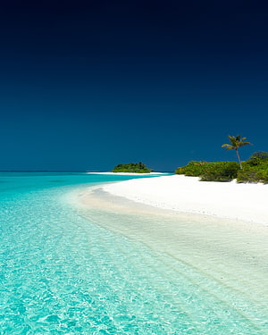 Tropical Paradise With Turquoise Lagoon And White Sand Beach HD phone wallpaper