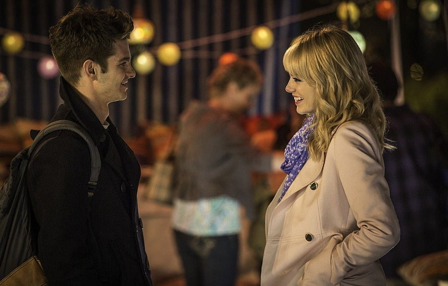 Emma Stone and Andrew Garfield as Gwen Stacy and Peter Parker in The Amazing Spider-Man HD wallpaper