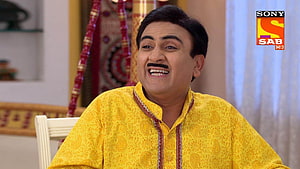 Jethalal from Taarak Mehta Ka Ooltah Chashmah in a bright yellow kurta HD wallpaper
