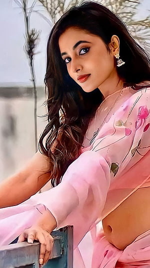 Rashmika Mandanna in a Pink Floral Outfit Leaning on a Railing, Priyanka mohan, navel, saree beauty HD phone wallpaper