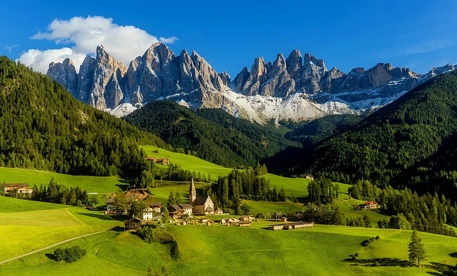 Santa Maddalena Village in Val di Funes with Dolomites Mountain Range HD wallpaper