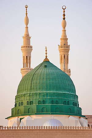 Masjid Nabawi Green Dome and Minarets at Golden Hour HD phone wallpaper