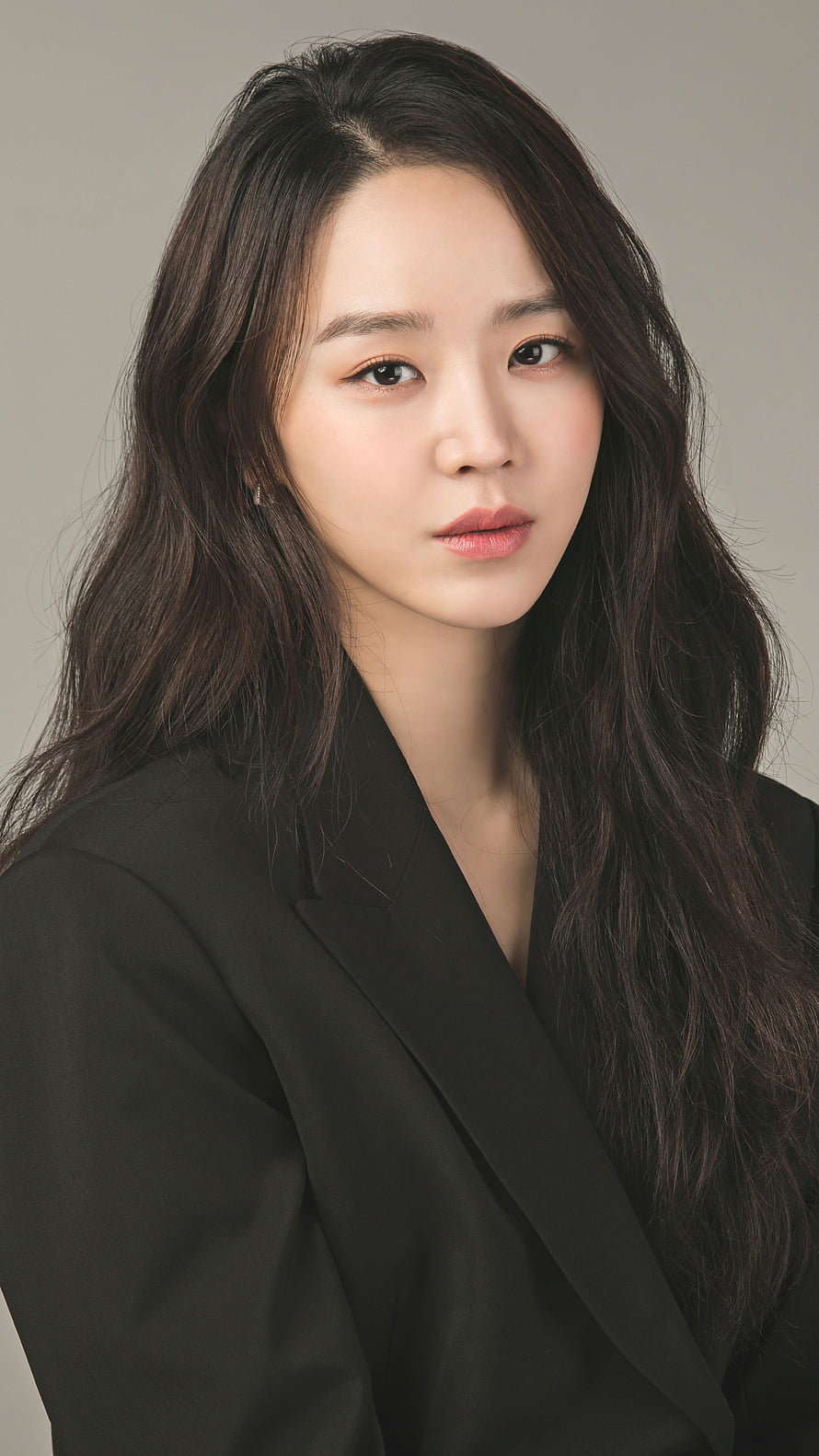 Shin Hye Sun Korean Actress Portrait in Black Blazer with Long Wavy Hair HD phone wallpaper