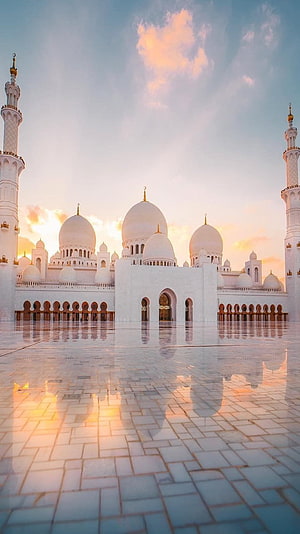 Sheikh Zayed Grand Mosque in Abu Dhabi at sunset with white marble reflections HD phone wallpaper