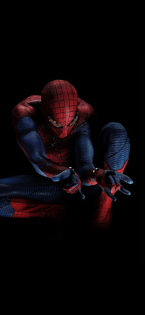 Spider-Man Crouching in Classic Red and Blue Suit on Black Background, Amoled Super Hero, Spider Man Amoled HD phone wallpaper