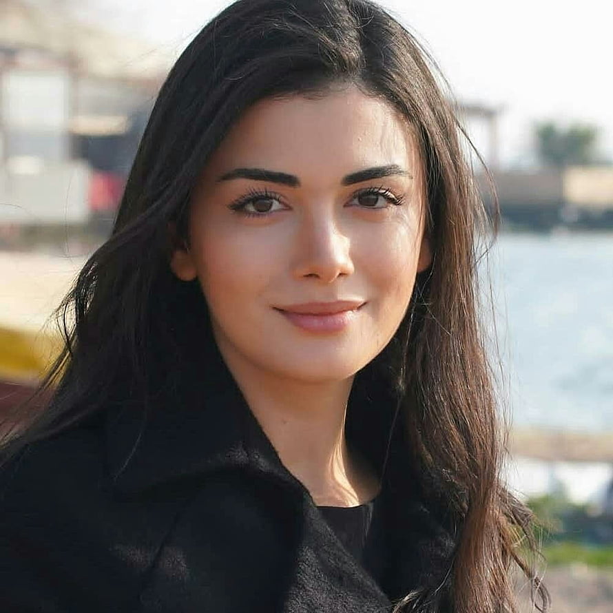 Portrait of a Woman with Long Dark Hair and a Black Coat, özge Yağız ` özge Yağız in 2020. Beautiful girl face, Beauty full girl, Beauty girl, Özge Yağız HD phone wallpaper