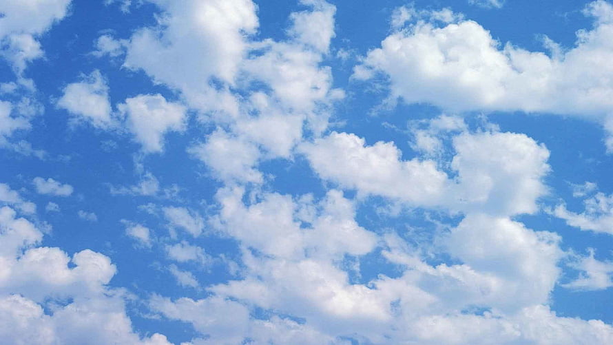 Bright Blue Sky With Fluffy White Cumulus Clouds HD wallpaper