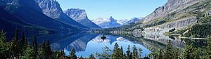 Maligne Lake Panorama with Spirit Island Reflection in Jasper National Park HD wallpaper