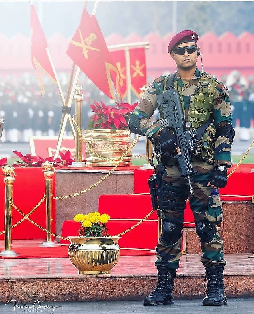Para SF Soldier Standing Guard at Republic Day Ceremony with Rifle and Tactical Gear HD phone wallpaper
