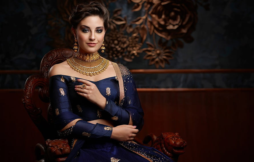 Elegant Indian Woman in Navy Blue Traditional Attire with Gold Jewelry, girl, fashion, Smile, beautiful, model, beauty, brunette, pose, indian, makeup, Jewellery for , section девушки, Jewellery Model HD wallpaper
