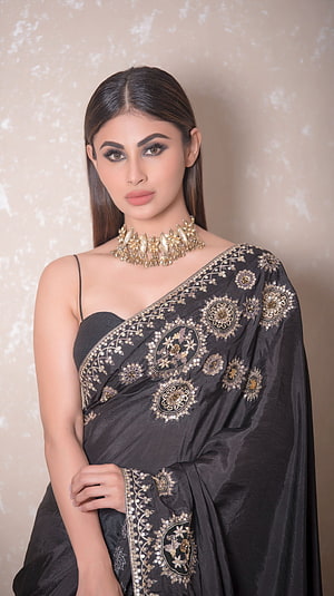 Mouni Roy in Black Embroidered Saree with Gold Jewelry HD phone wallpaper
