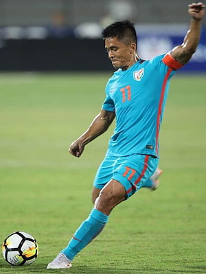 Sunil Chhetri in Action Wearing India National Team Kit During a Football Match HD phone wallpaper