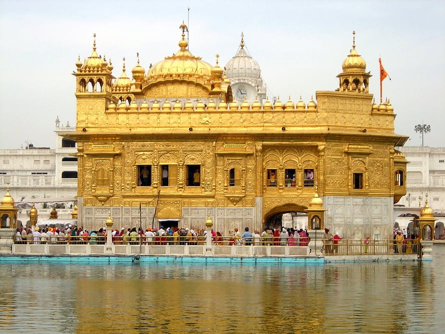 Golden Temple Amritsar India - Harmandir Sahib Sikh Gurdwara Reflection in Holy Sarovar Pool, Golden Temple Golden Temple Golden - Harmandir Sahib - -, Golden Temple 3D HD wallpaper