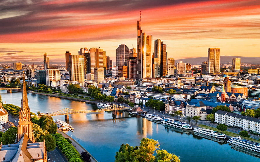 Frankfurt Skyline at Sunset with Main River and Commerzbank Tower HD wallpaper