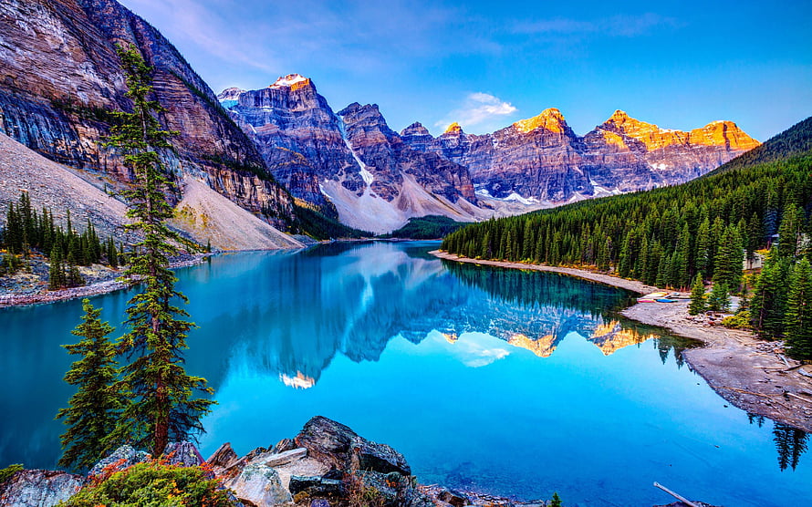Maligne Lake Reflections in Jasper National Park with Rocky Mountain Peaks HD wallpaper