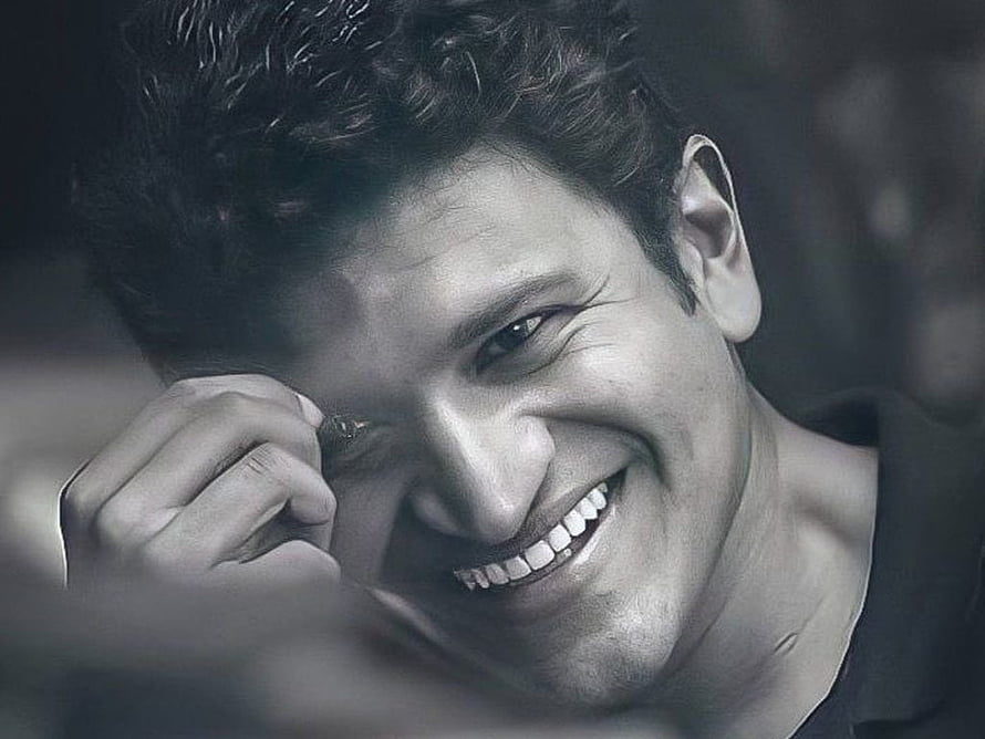 Portrait of a smiling man with curly hair in a monochrome style, Kannada actor Puneeth Rajkumar passes away, Punit Rajkumar HD wallpaper