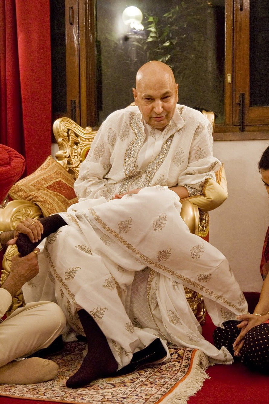 Mohit Sai in Traditional White Attire Seated on Ornate Golden Chair HD phone wallpaper