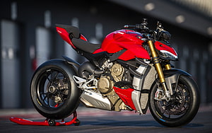 Red Ducati Streetfighter V4 SP Superbike Side Profile with Gold Forks HD wallpaper