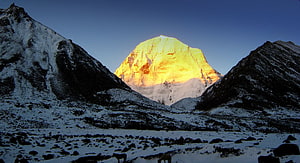 Mount Kailash Golden Sunrise Over Snowy Himalayan Valley HD wallpaper