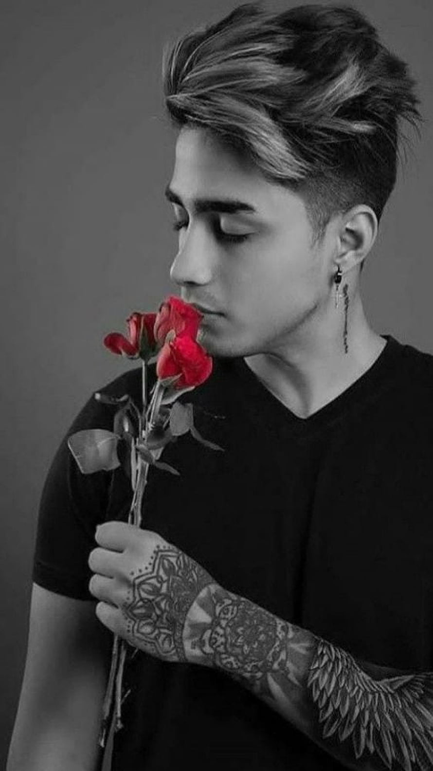 Handsome Man With Tattoos Holding Red Roses In Black And White Portrait, Attitude Boys DP, attitude boy dp, attitude HD phone wallpaper