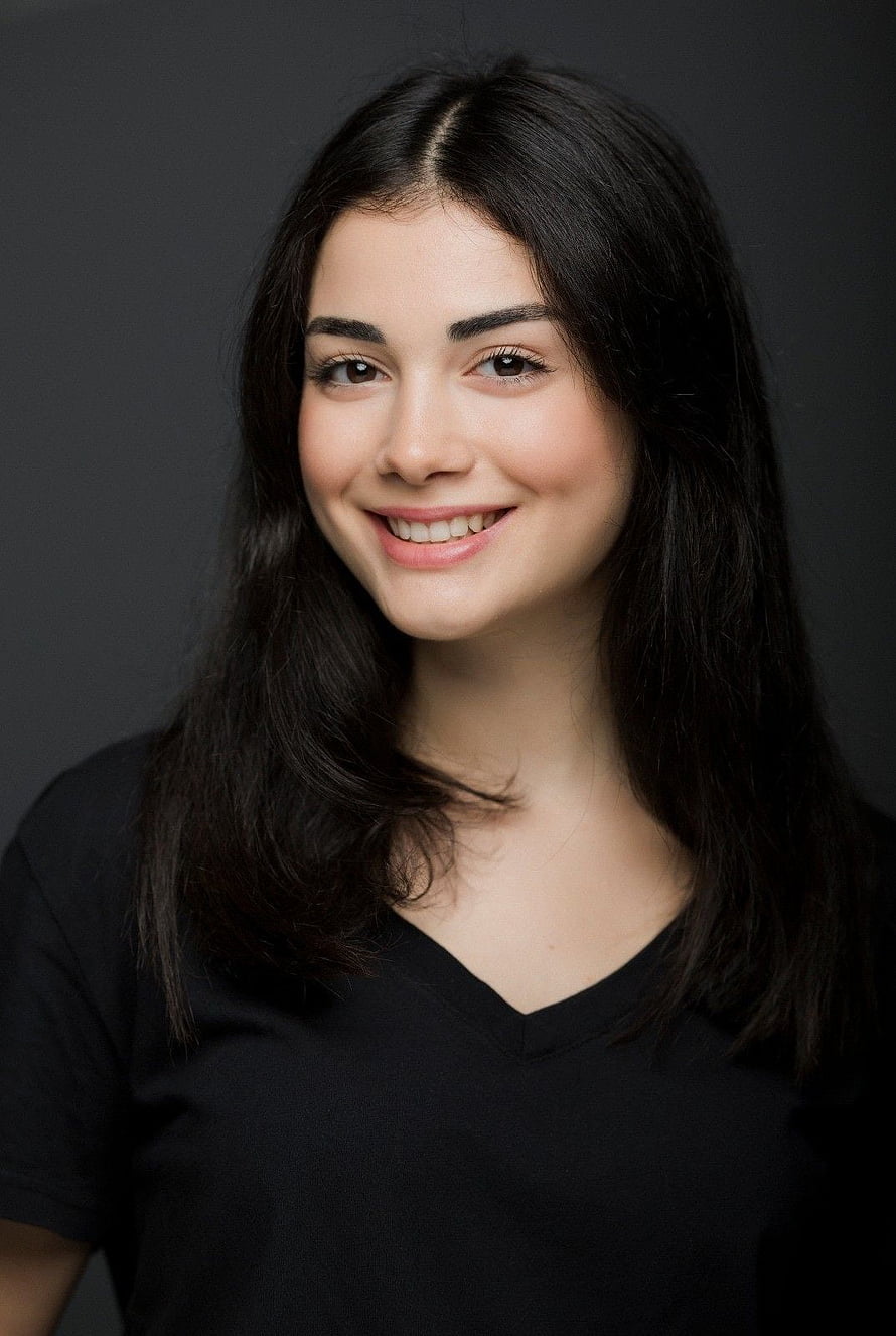 Özge Yağız Studio Portrait with Dark Hair and Black V-Neck Top HD phone wallpaper