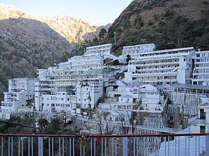 Vaishno Devi Temple Complex in Jammu and Kashmir HD wallpaper