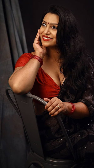 Portrait of a smiling woman in a red blouse and black saree with red bangles, Maya, mallu aunty, saree lover HD phone wallpaper
