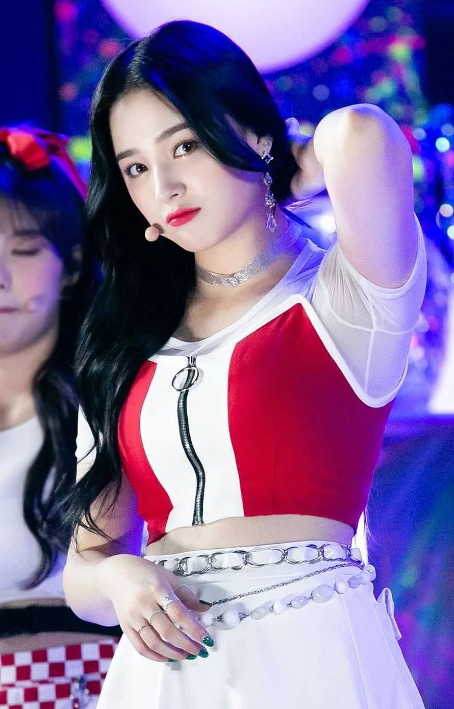 Ningning Red and White Stage Outfit Performance, Nancy Momoland , Nancy momoland , Nancy Jewel, Nancy Jewel McDonie HD phone wallpaper