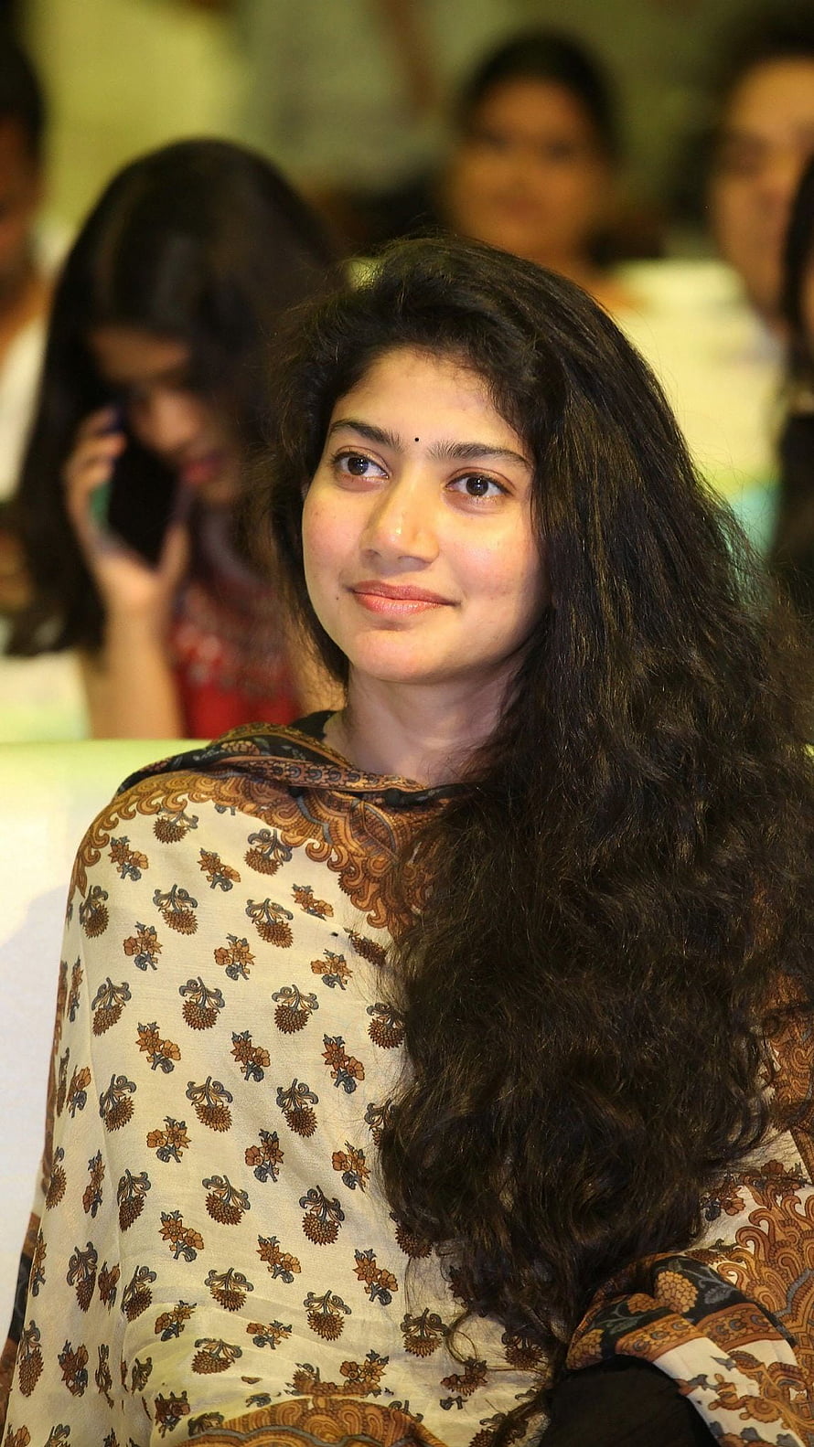 Sai Pallavi Portrait in Traditional Floral Print Attire HD phone wallpaper