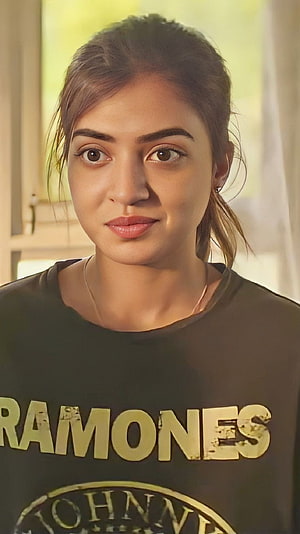 Nazriya Nizam Portrait Wearing Ramones T-Shirt HD phone wallpaper