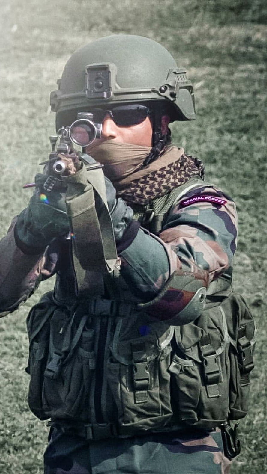 Indian Special Forces Commando in Tactical Gear Aiming Rifle HD phone wallpaper