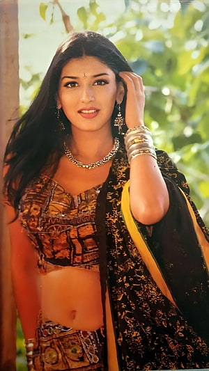 Leena Kumari in Traditional Ethnic Wear with Gold Jewelry and Floral Dupatta HD phone wallpaper