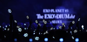 EXO Light Sticks Glowing at The EXO'CIUM Concert in Seoul HD wallpaper