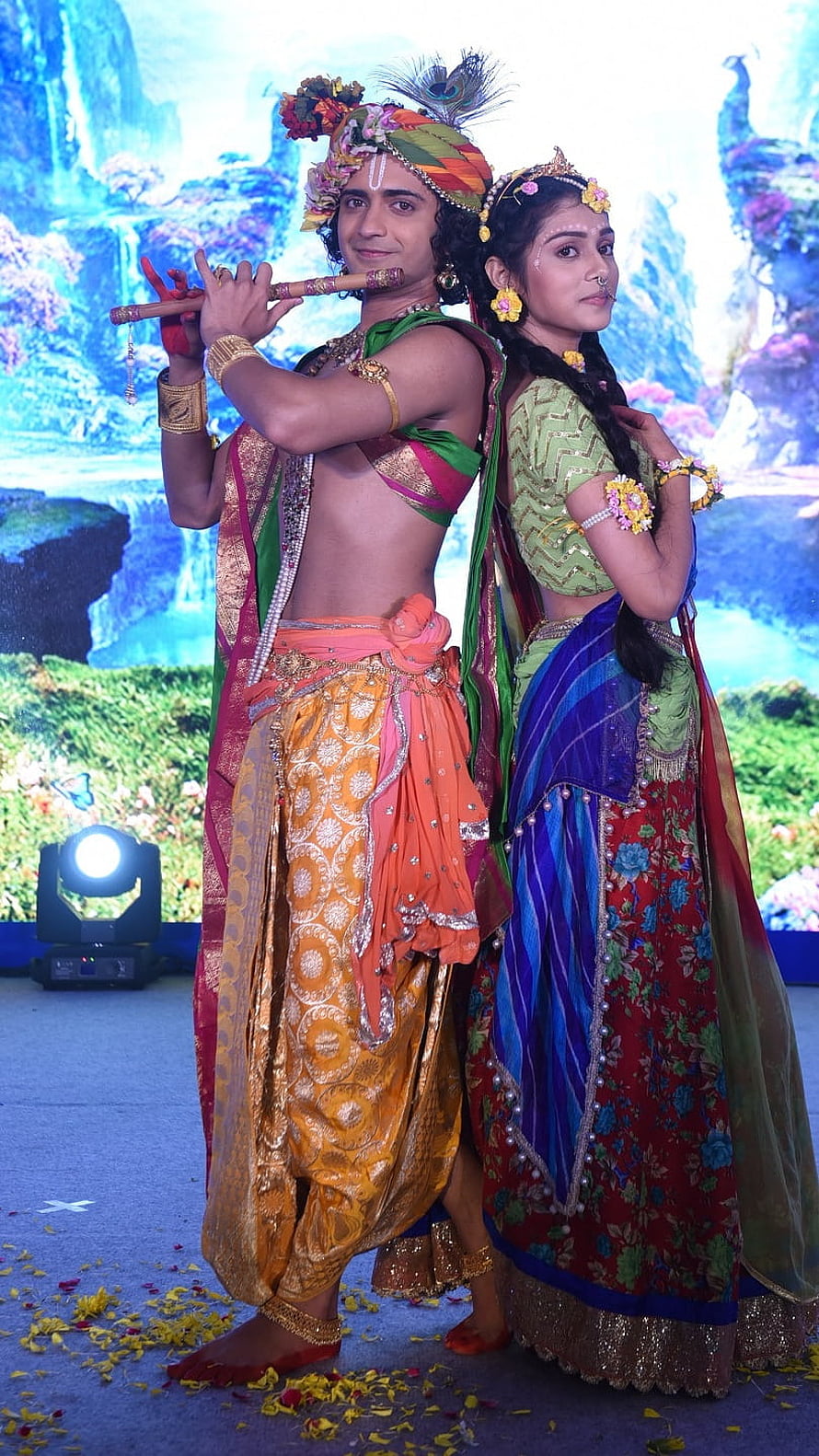Radha Krishna Stage Performance with Flute and Traditional Attire, Radha Krishna Love, Shree Krishna HD phone wallpaper