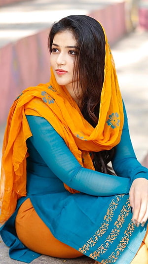 Priyanka Jawalkar in Traditional Indian Ethnic Wear with Vibrant Orange Dupatta HD phone wallpaper