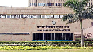 Indian Institute of Technology Delhi Main Building Facade With Lush Green Campus Landscaping HD wallpaper