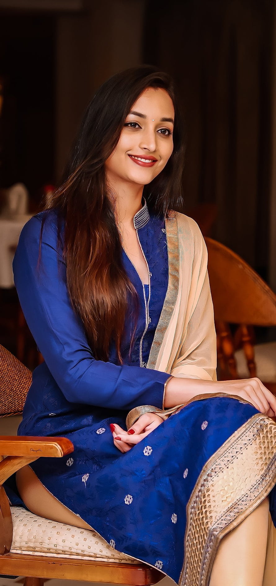 Srinidhi Shetty in a Royal Blue Silk Kurta with Gold Zari Border and Cream Dupatta HD phone wallpaper