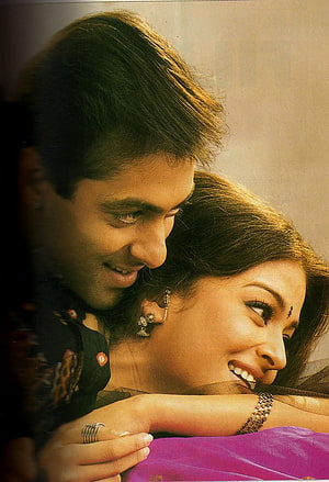 Salman Khan and Aishwarya Rai Bachchan Romantic Embrace in Hum Dil De Chuke Sanam, Portraits: Hum Dil De Chuke Sanam (1999). Salman khan aishwarya rai, Aishwarya rai, Salman khan HD phone wallpaper