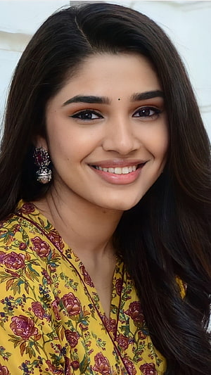 Bhavna Raj Portrait in Yellow Floral Dress HD phone wallpaper