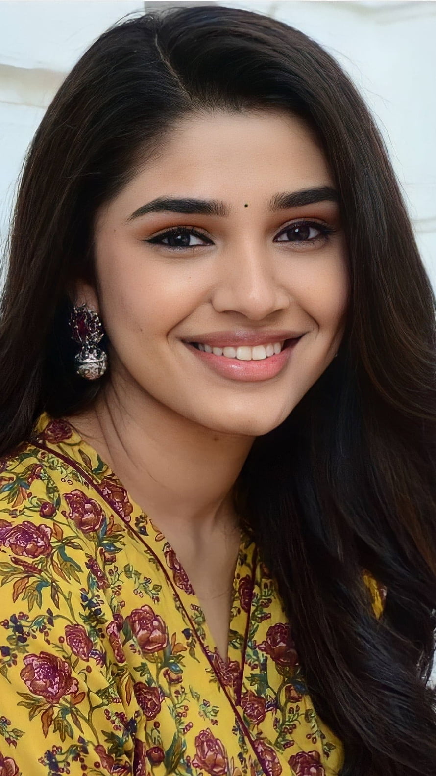 Bhavna Raj Portrait in Yellow Floral Dress HD phone wallpaper