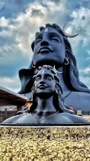 Lord Shiva Statue Portrait With Crescent Moon And Serene Expression HD phone wallpaper