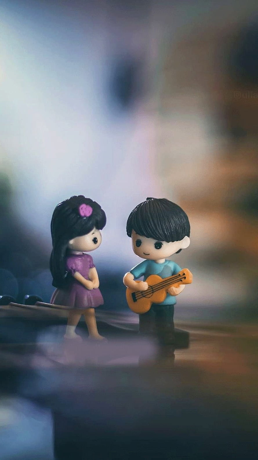 Cute Miniature Couple Figurines With Guitar And Purple Dress HD phone wallpaper
